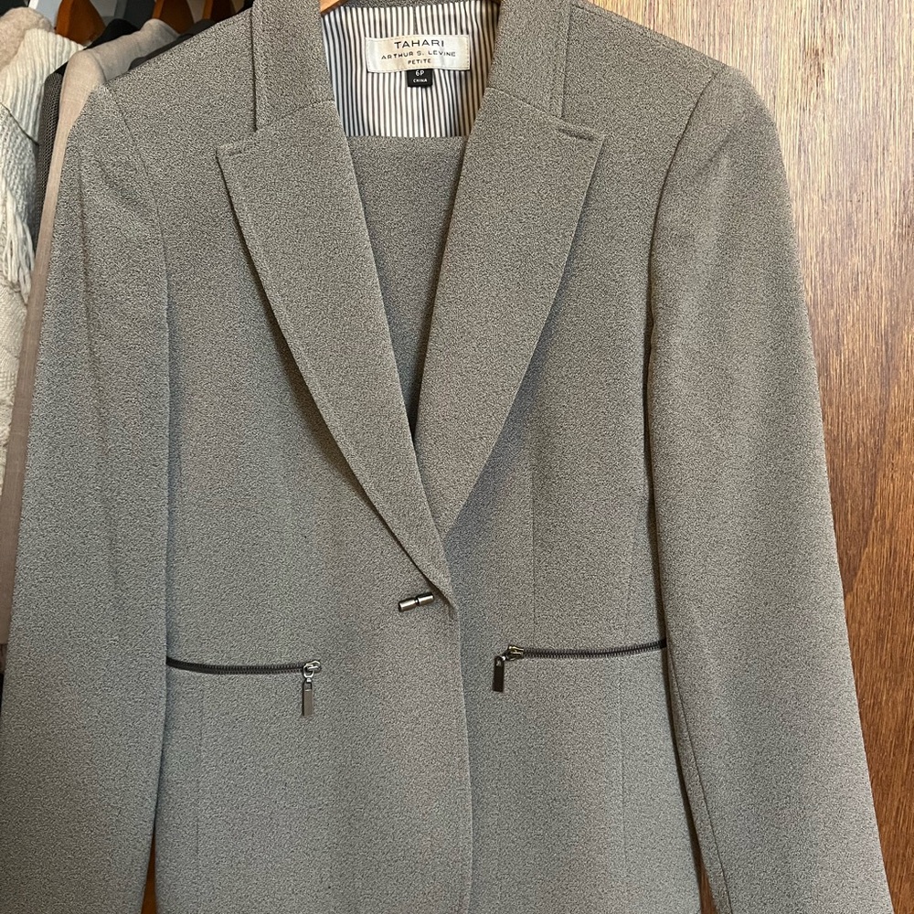 Tahari Set of Suite